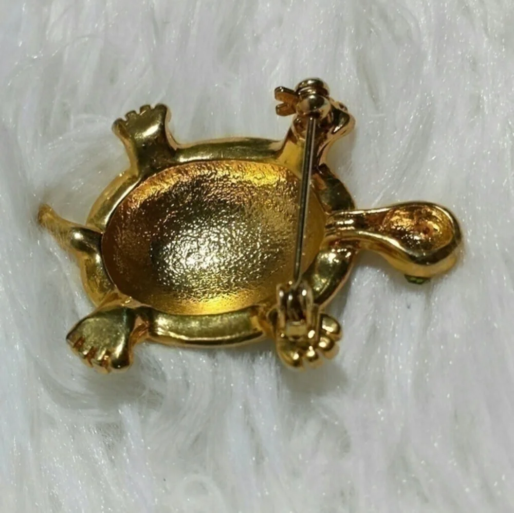 Vintage Turtle Gold Tone Brooch Pin